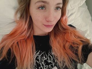 girl showing tits MollySourne