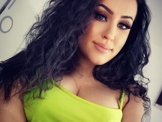 cam girl playing with vibrator MorenaLovett