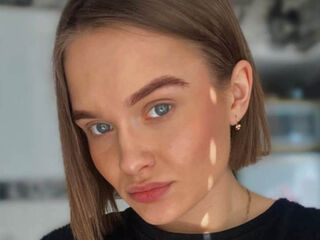 cybersex chat room MyriamQuinnan