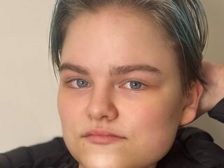 camgirl masturbating with vibrator NilaPerine