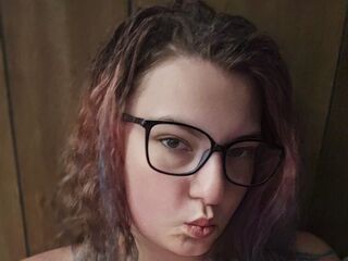 naked camgirl masturbating with dildo QueenVivienne