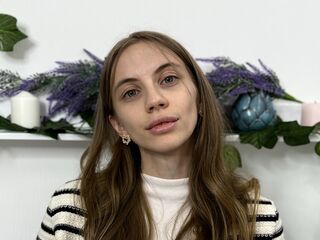 sexy webcamgirl QuennaGammell