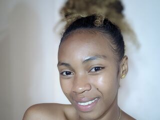 naked camgirl RasoaAlice