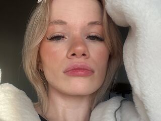 live webcam model RenitaKoo