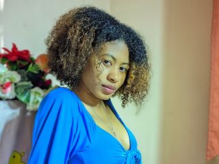 free nude cam SaholyCloe
