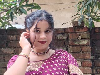 cam girl playing with sextoy SaraAlisk