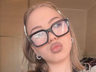 camgirl masturbating with sextoy SaraBaier