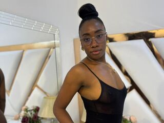 camgirl masturbating with sextoy SelenaHille