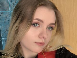 camgirl shaving pussy ShannonPomilla