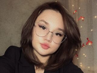 masturbating girl ShielaQuam