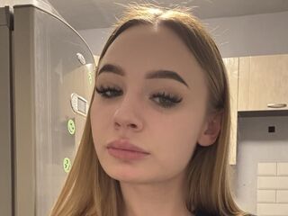 camslut fingering pussy SofiaKolen