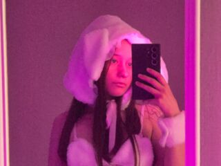 sexy webcam girl SophieKuper