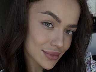 camwhore shaved pussy SophieLun