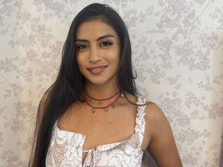 camslut showing tits SteicyHille