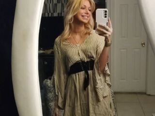 masturbating girl SuzySweetSteps