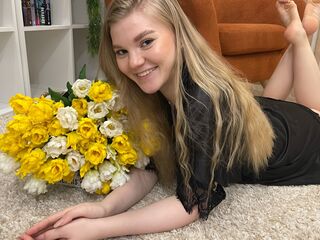 naughty cam girl fingering pussy TastyNika