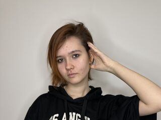 cam girl playing with vibrator ValeneDittemore