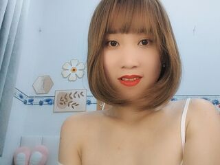 hot cam girl fingering shaved pussy YannaWillson
