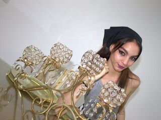 masturbating camgirl YukioDaviss